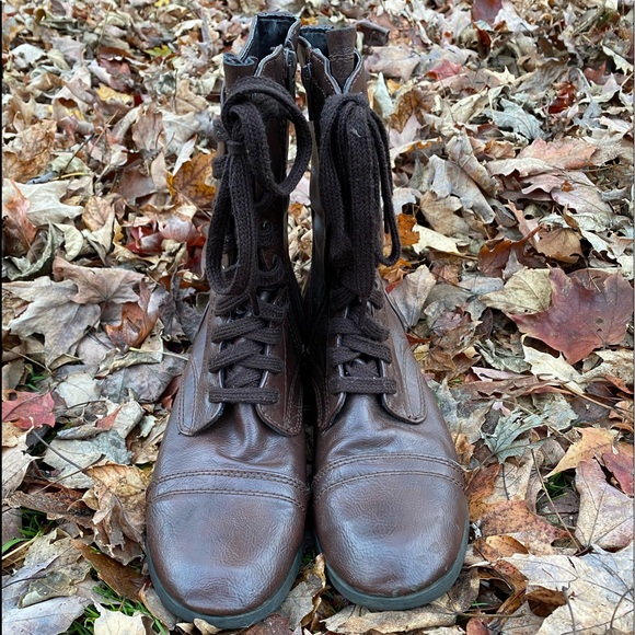 🟢5/$25 Brown boots - Picture 4 of 16
